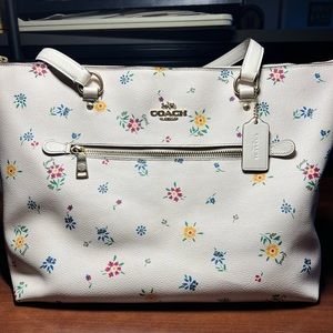 Coach Gallery Tote With Wildflower Prin